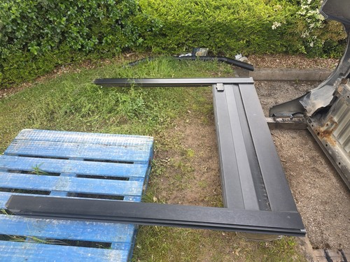 Navara roller shutter cover - roller,