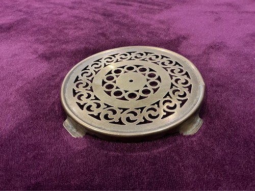 Vintage brass 12cm - , trivet