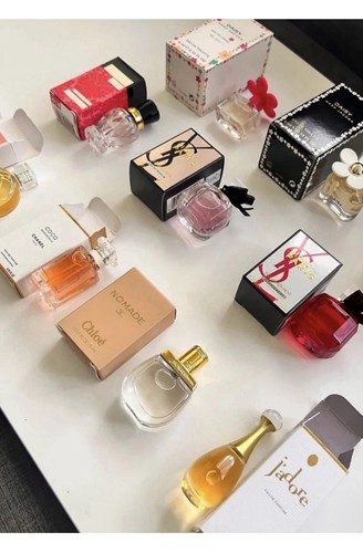Lot assorted mini perfume - of,