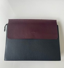 Nosakhari Standout Briefcase