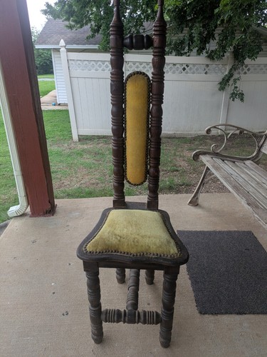 Gothic antique prayer - , chair