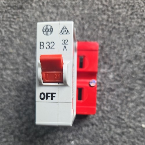 Wylex amp curve ka - 3, mcb