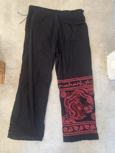 Maharishi red dragon - , temple