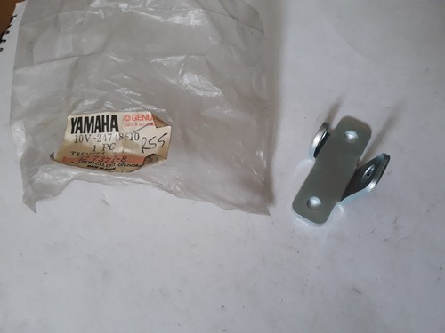 Genuine yamaha right seat - right,