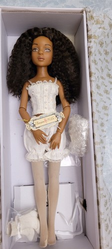 Lowyne wilde doll essential - wilde,
