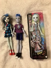 Monster high dolls 2 used and