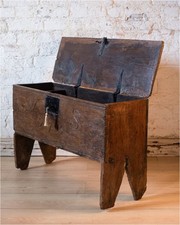 Rare Primitive Dark Oak Coffer Initialed W&S & Dated 1713 With Lock & Key (914)