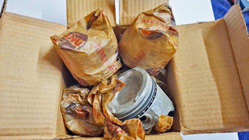 Full set new pistons with - full,