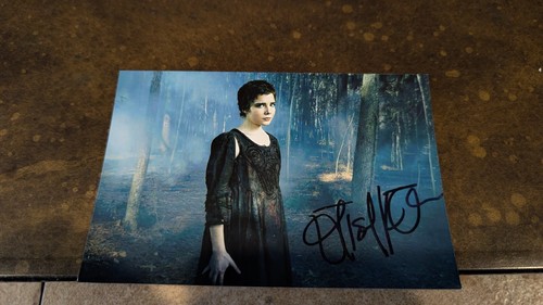 Signed authentic 4x6 - 🌟,