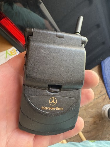 Mercedes benz motorola - mercedes-benz,
