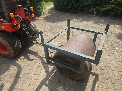 Used garden lawn roller with - garden,