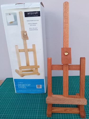 Wooden desktop artists - wooden,
