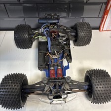 Rc nitro Traxxas Revo 3.3
