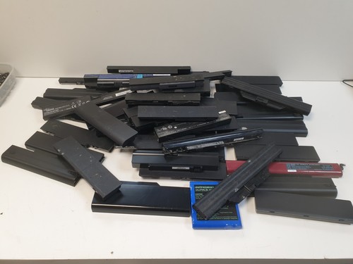 Joblot laptop batteries - of,