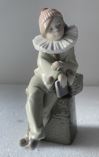 Retired lladro figure 5203 - lladro,