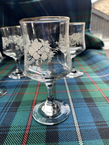 Dema wine glasses gold - glasses, rim