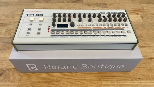 Roland boutique - tr-09,