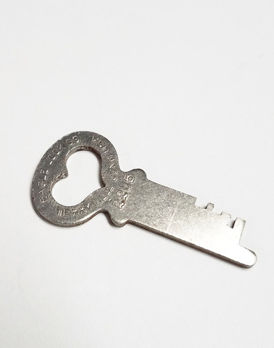 Vtg eagle lock - eagle, key