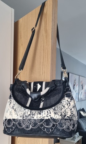 Cross over shoulder leather - cross-over/shoulder,
