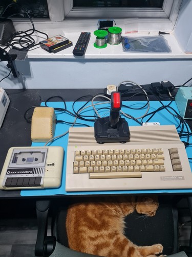 Commodore c64c computer - c64c,