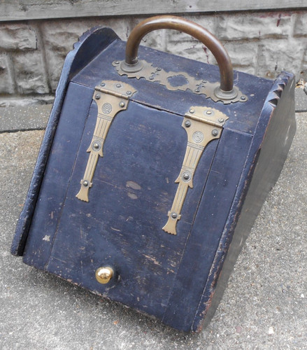 Victoriana style dark wooden - victoriana,