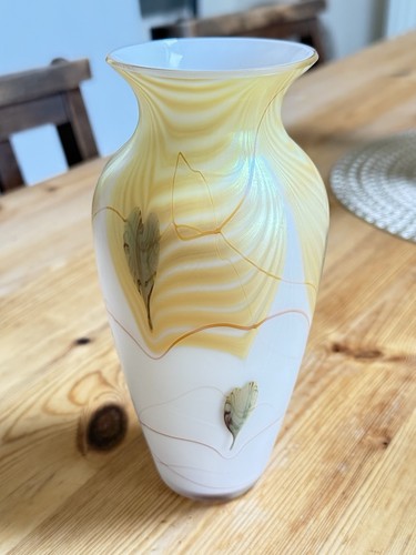 Okra pulled feather - feather, vase
