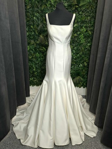Wedding dress mark lesley - lesley,