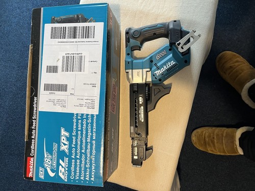 Makita auto screw driver - makita,