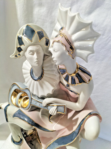 Stunning large galos figurine - stunning,