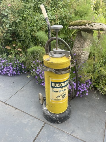 Vintage duckhams forecourt - vintage,