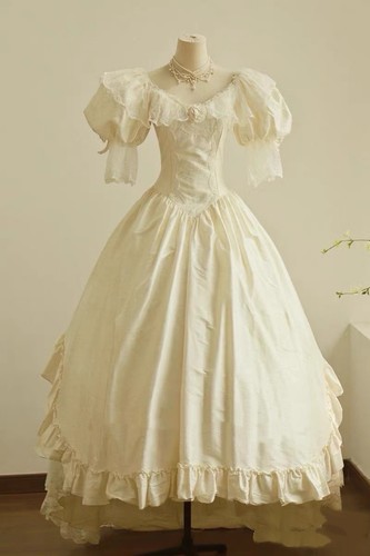 Vintage princess style wedding - princess-style,