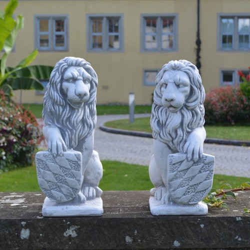 Lion set with - of, stone