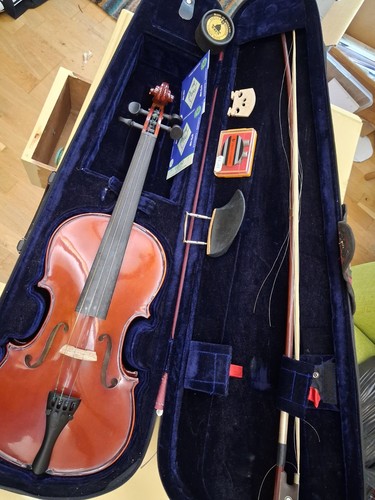 Stentor student violin 4 - 2,