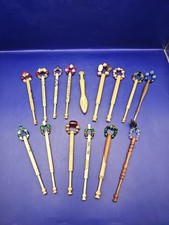 15 wooden decorated lace