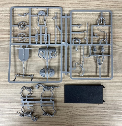 Tomb kings chariot - tomb,