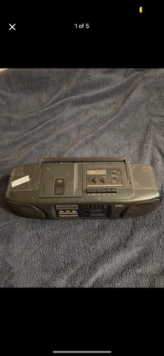 Aiwa casette and player - casette,