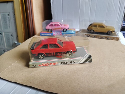 Boxed model vintage - boxed,