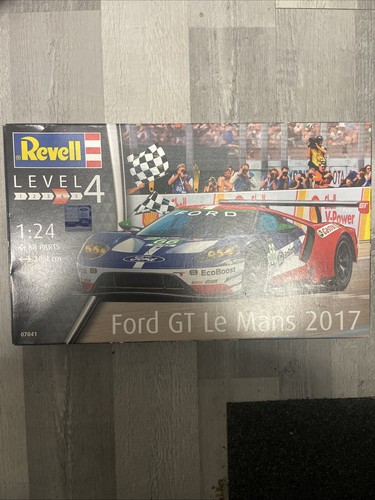 Revell models 24 scale - -,
