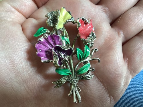 Vintage exquisite brooch - exquisite,