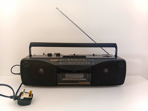 Sharp 260 fm stereo - am/fm,
