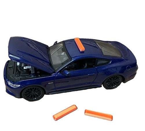 Scale orange white beacon - white,