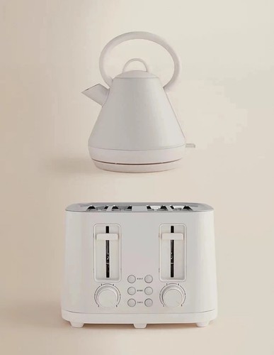 Cream pyramid style kettle - cream,