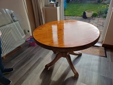 Ducal pine table