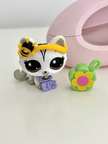 250 lps cat - cat, with