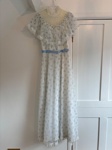 Vintage 1970s bridesmaid dress