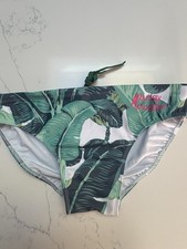 Men’s Budgy Smugglers Swim Wear Gym Pool Medium 34” Green white leaves 🍃 Rugby