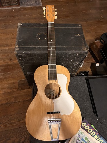 1960s chris guitar - 1960s, playable