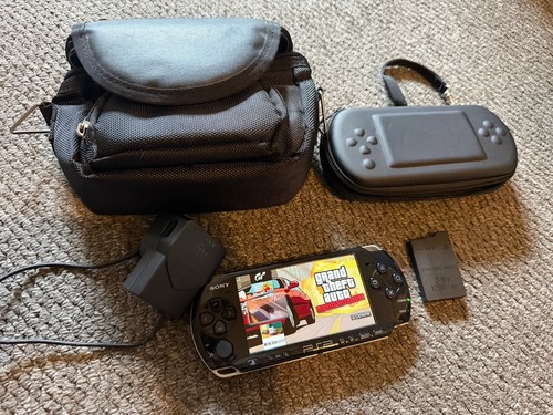 Black psp 3000 - 3000, with