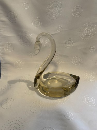 Large vintage glass swan - large,