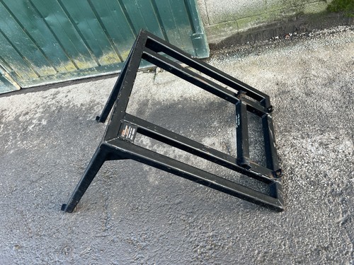 Avant wheeled loader bag - wheeled,